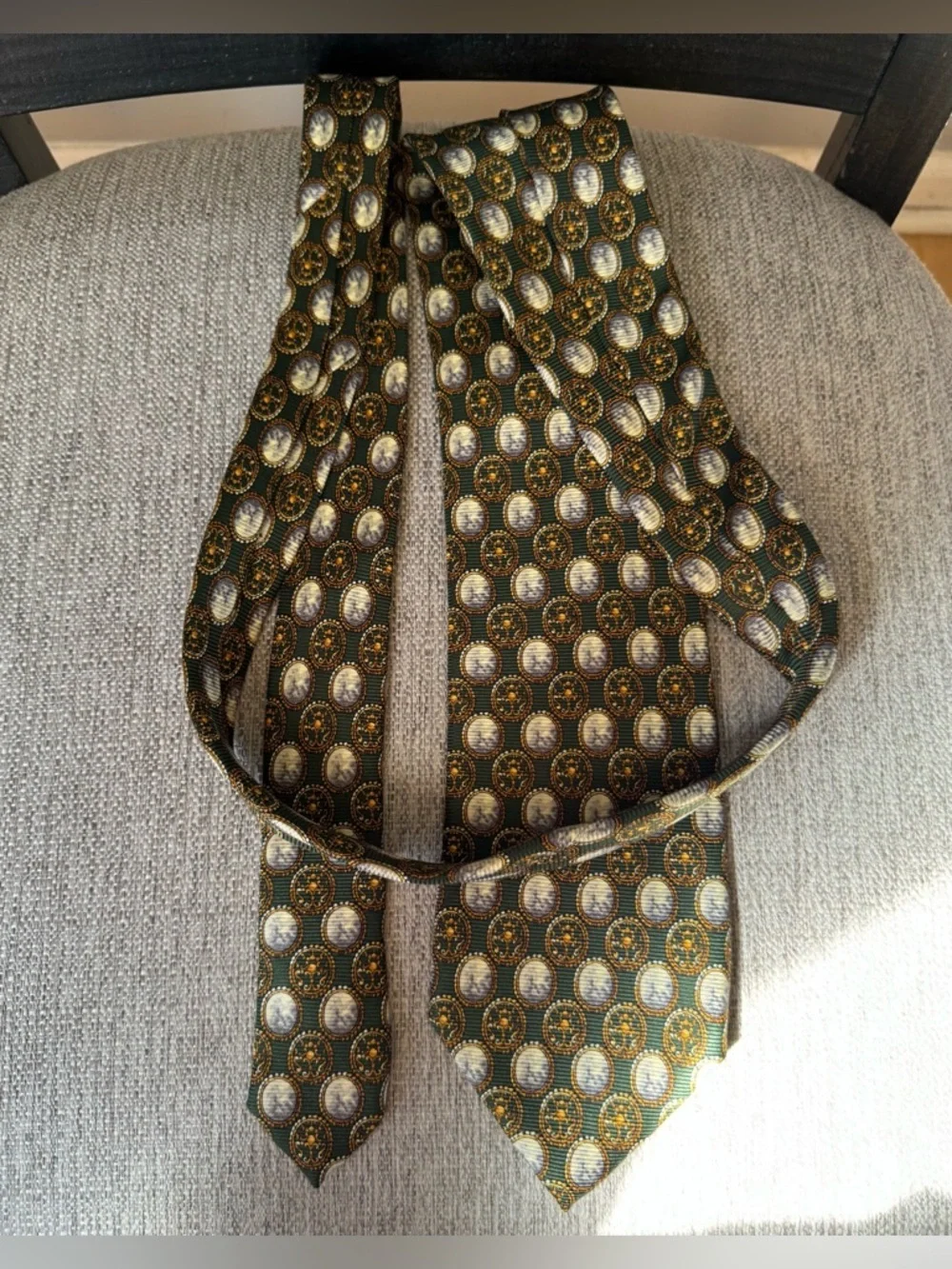 Vintage S.T. DuPont Paris 100% Silk Olive Green Cameo Men’s Tie